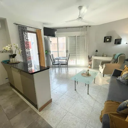 Central 2-bedroom In Διαμέρισμα Τορεβιέχα