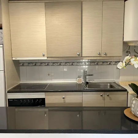 Διαμέρισμα Central 2-bedroom In *